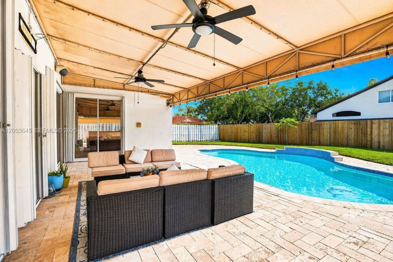 19010 NW 23rd Ct, Pembroke Pines, FL 33029 Photo