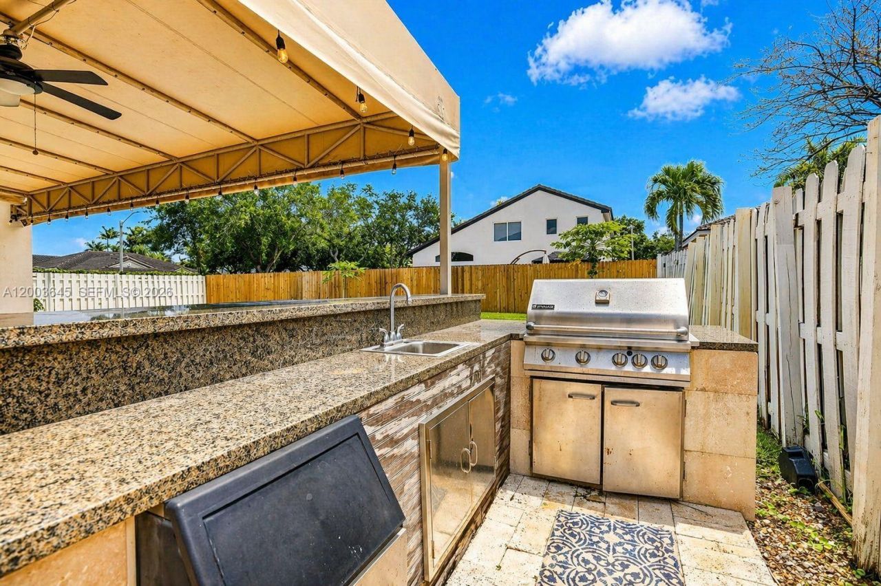 19010 NW 23rd Ct, Pembroke Pines, FL 33029 Photo