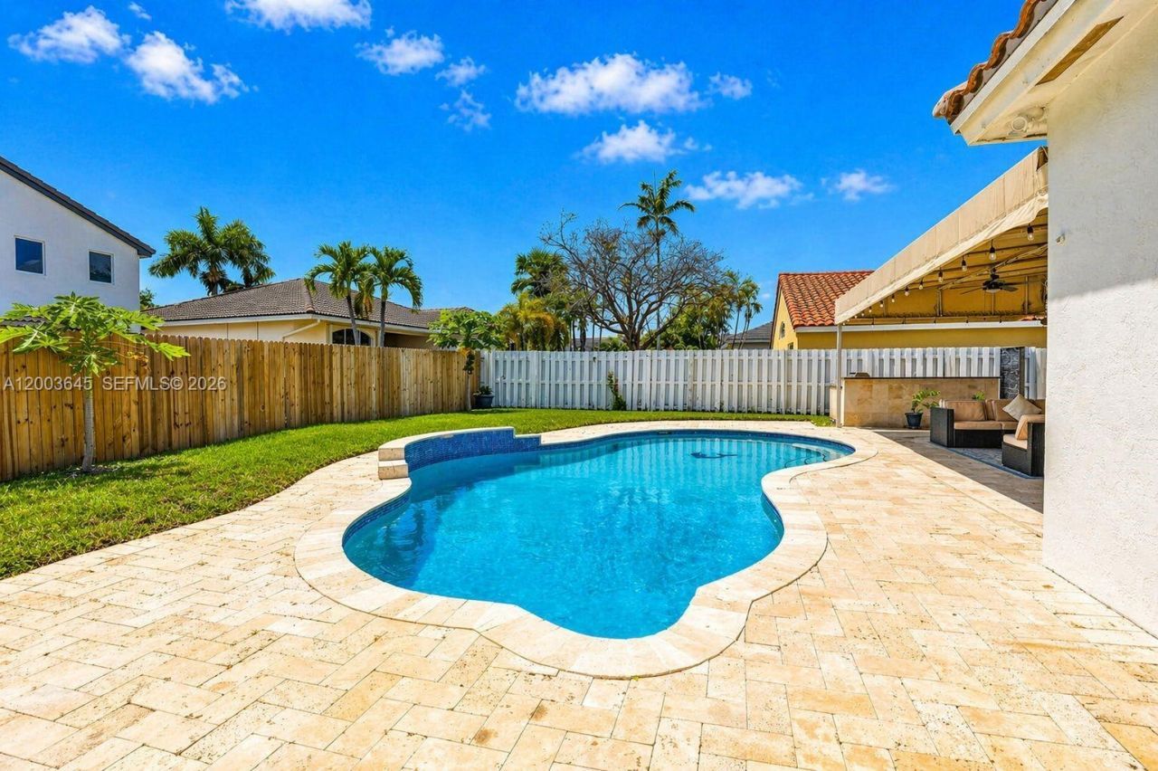 19010 NW 23rd Ct, Pembroke Pines, FL 33029 Photo