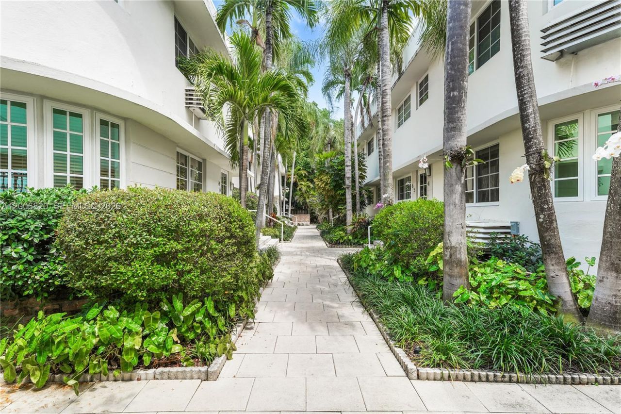 1601 Lenox Ave , Unit 1601-10, Miami Beach, FL 33139 Photo