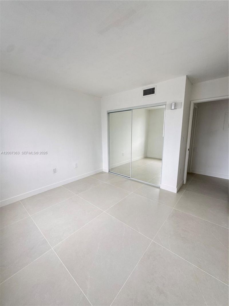 8261 NW 8th St, Unit 130, Miami, FL 33126 Photo