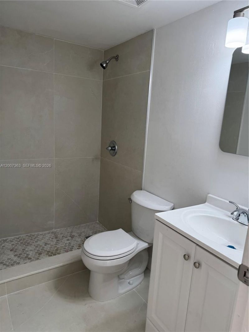 8261 NW 8th St, Unit 130, Miami, FL 33126 Photo