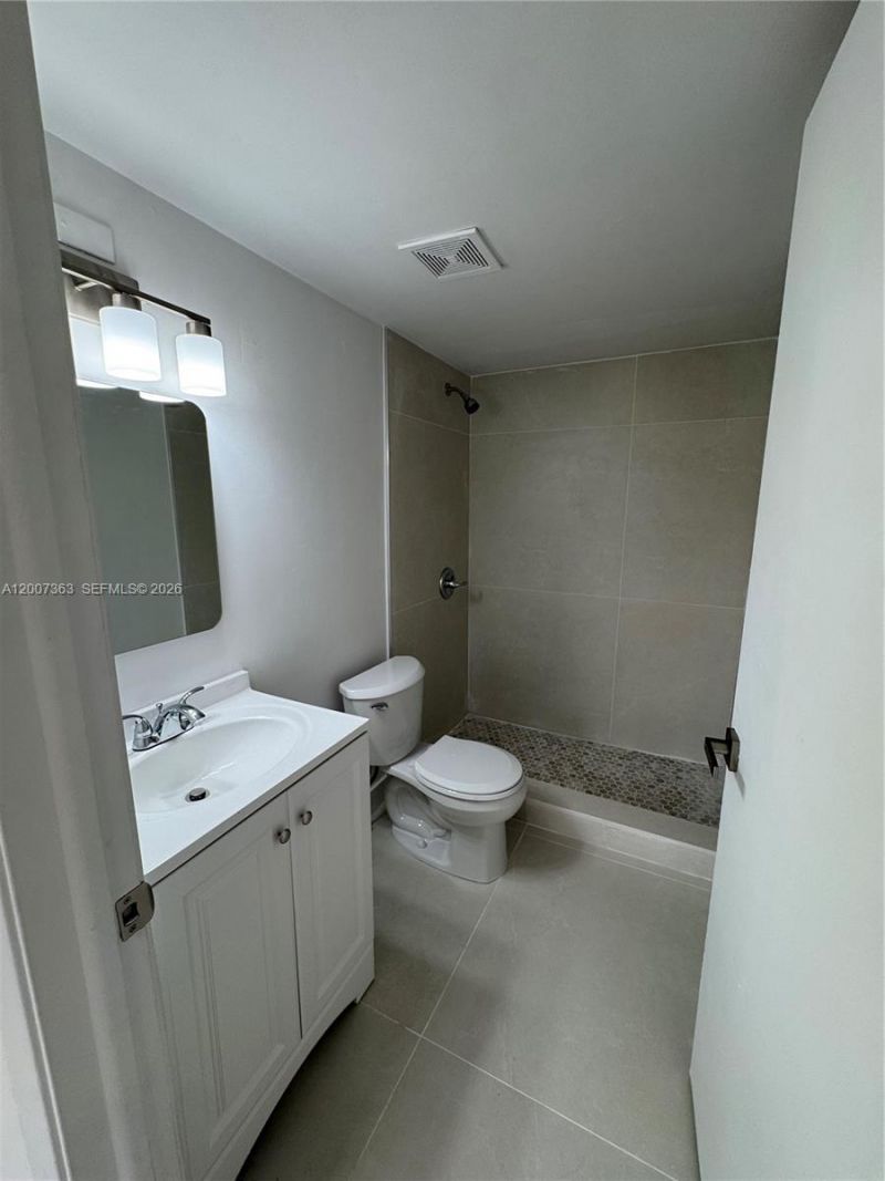 8261 NW 8th St, Unit 130, Miami, FL 33126 Photo