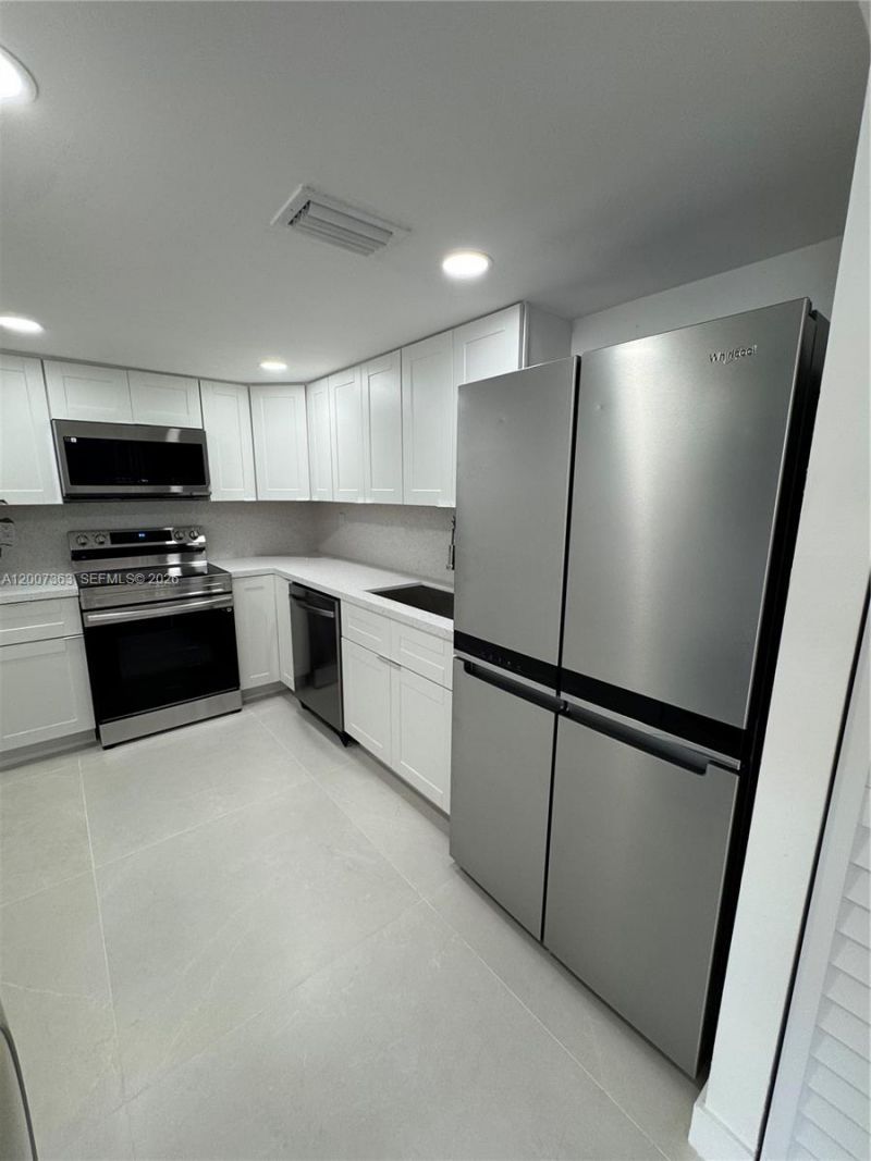 8261 NW 8th St, Unit 130, Miami, FL 33126 Photo