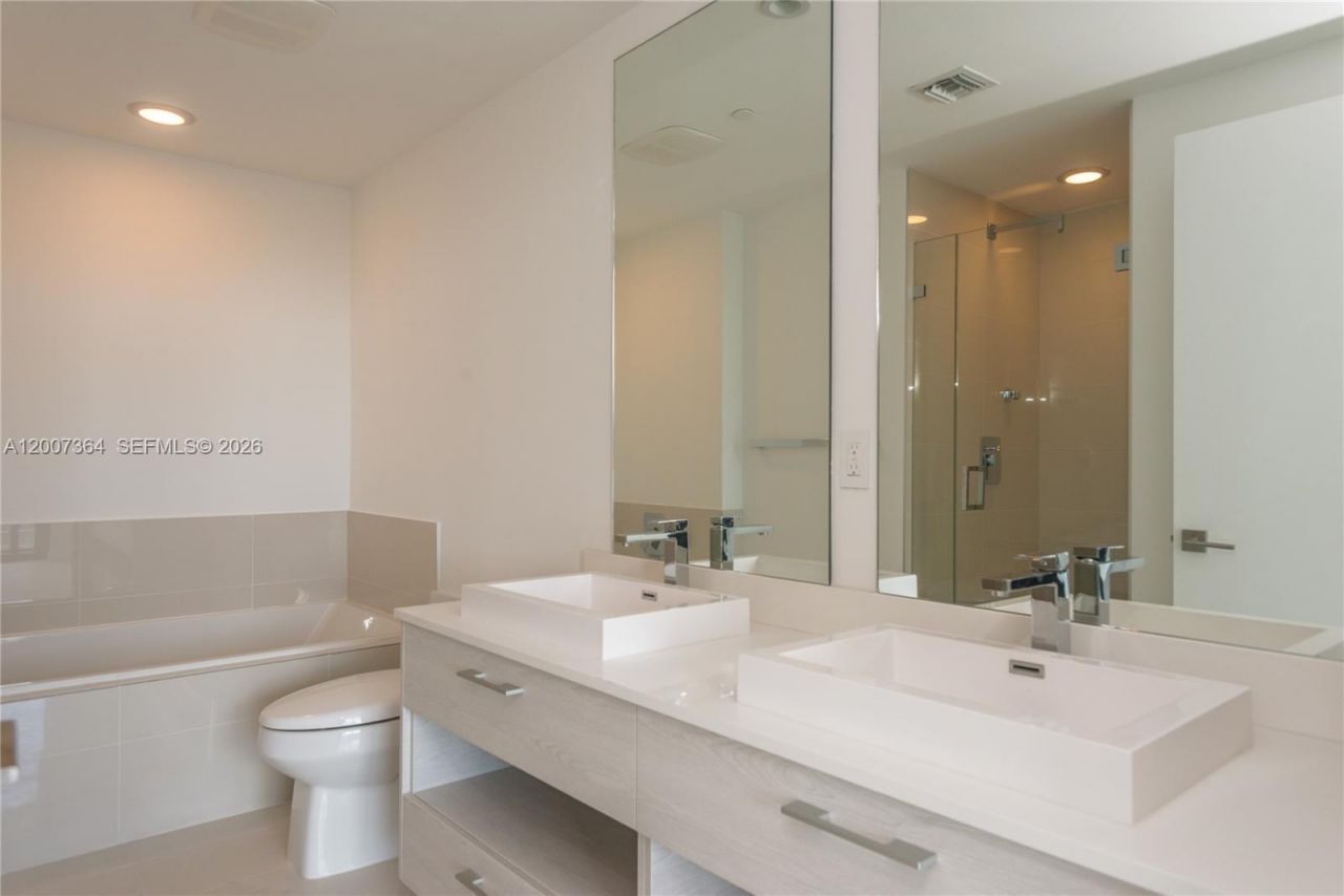 55 SW 9 St, Unit 3606, Miami, FL 33129 Photo