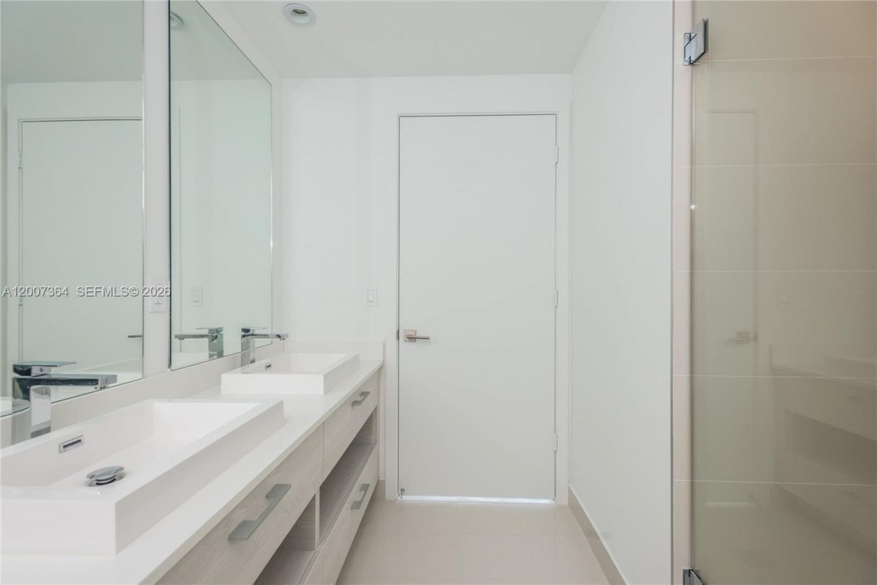 55 SW 9 St, Unit 3606, Miami, FL 33129 Photo