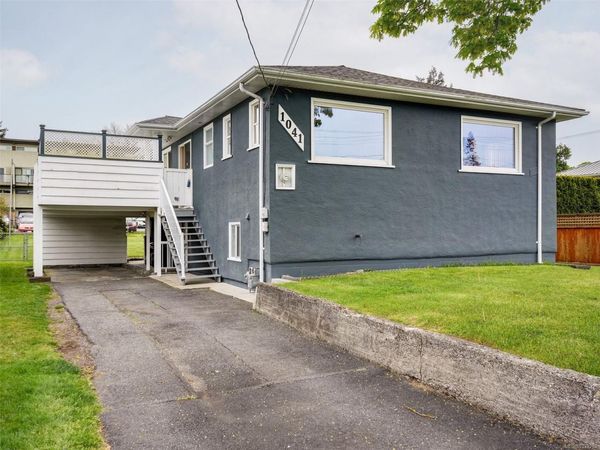 1041 Lyall St , Esquimalt, BC V9A 5G1