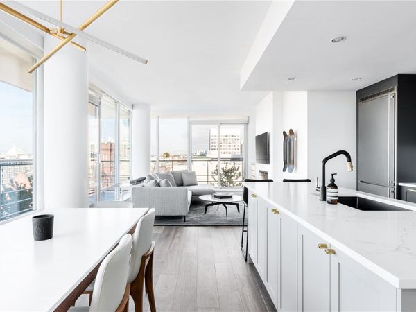 707 Courtney St , Unit 1105, Victoria, BC V8W 0A9