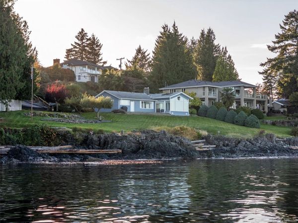 5020/5010 Fillinger Cres , Nanaimo, BC V9V 1J1