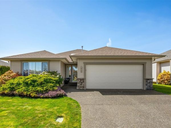 1945 St. Andrews Pl , Courtenay, BC V9N 9J4