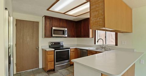 1204 Dezzani Ln, Modesto, CA 95358 Photo