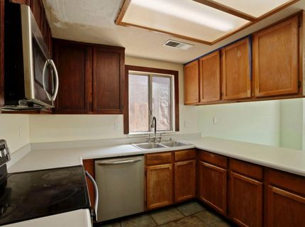 1204 Dezzani Ln, Modesto, CA 95358 Photo