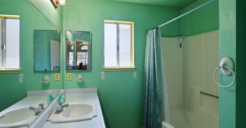 1204 Dezzani Ln, Modesto, CA 95358 Photo