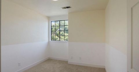 1204 Dezzani Ln, Modesto, CA 95358 Photo