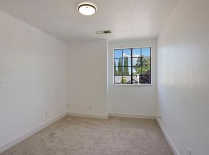 1204 Dezzani Ln, Modesto, CA 95358 Photo