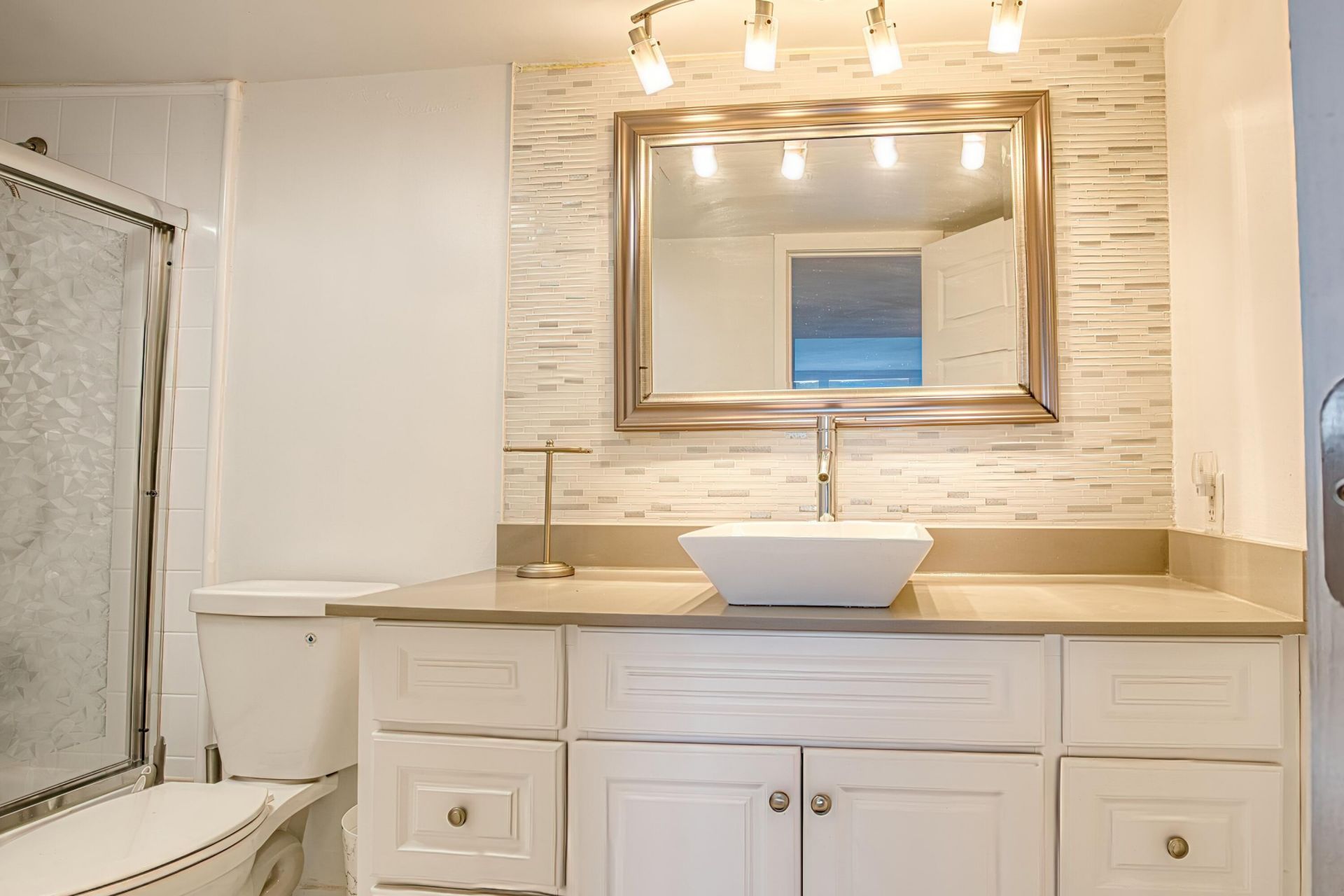2950 N Palm Aire Drive, Unit 205, Pompano Beach, FL 33069 Photo