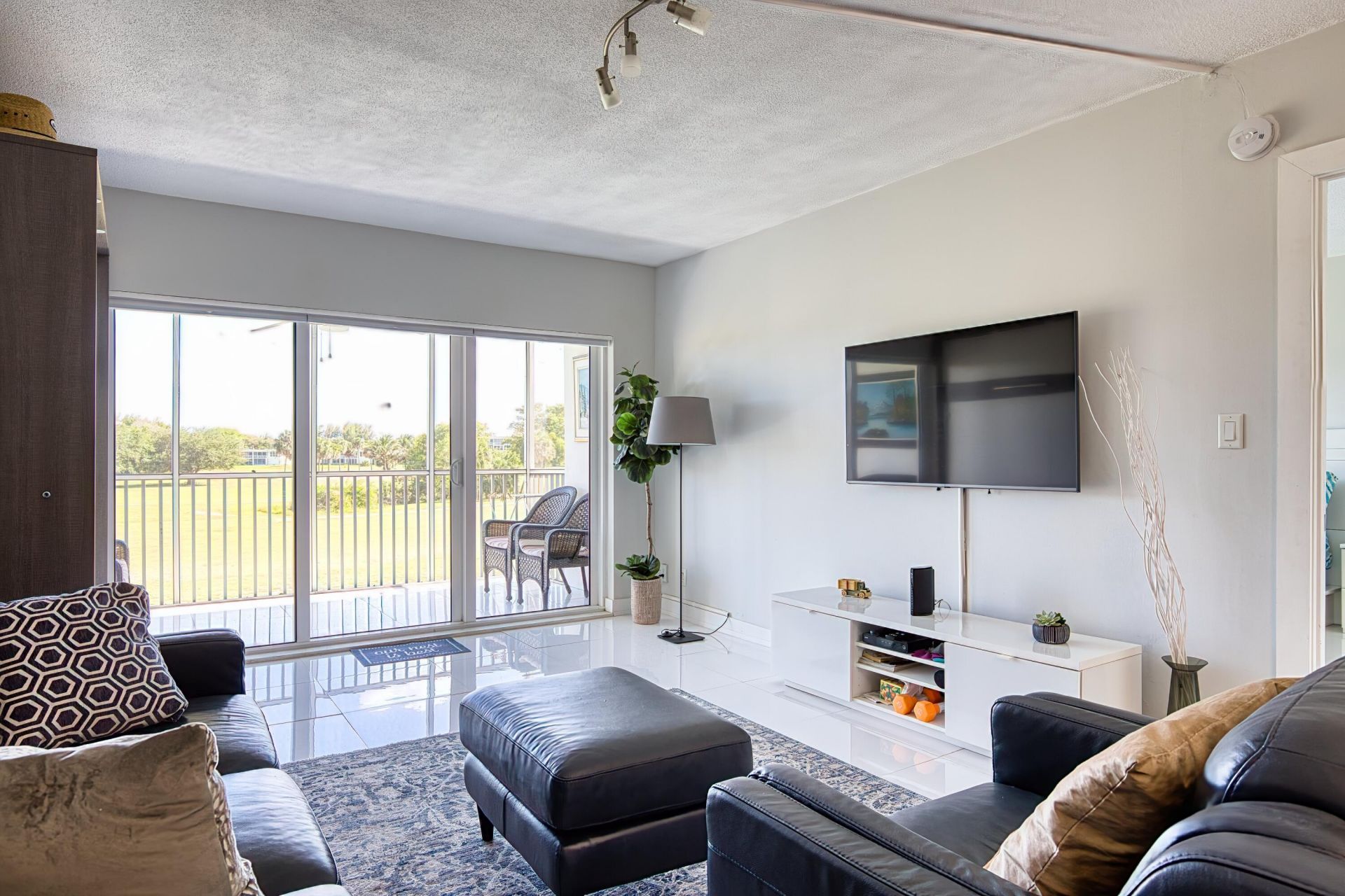 2950 N Palm Aire Drive, Unit 205, Pompano Beach, FL 33069 Photo