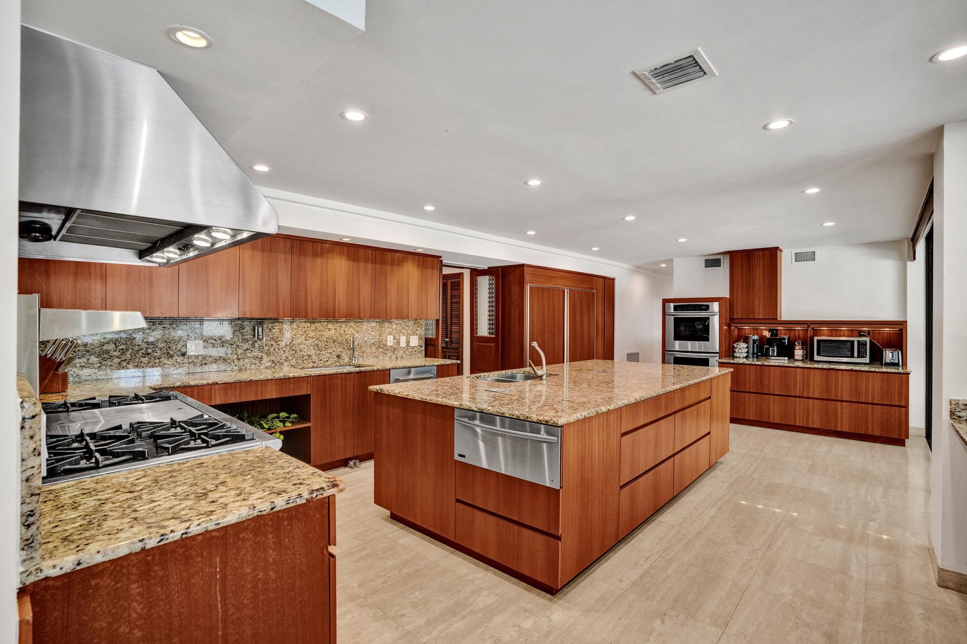 2441 SW 28th Avenue, Fort Lauderdale, FL 33312 Photo
