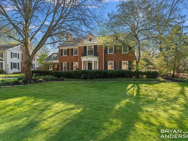 904 Plymouth Avenue SE, Grand Rapids, MI 49506