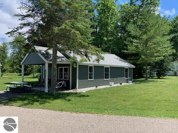 306 Lakewood Drive, East Tawas, MI 48730