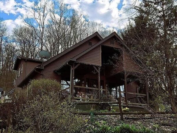 557 Ross Road SE, Lancaster, OH 43130