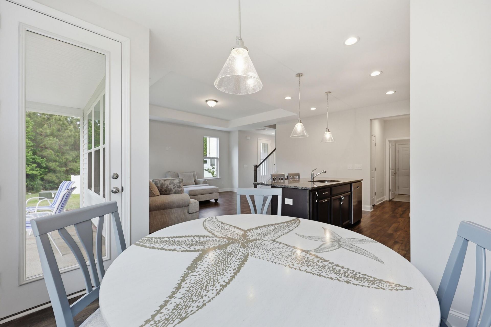 137 Hawthorne Landing Drive Photo 10