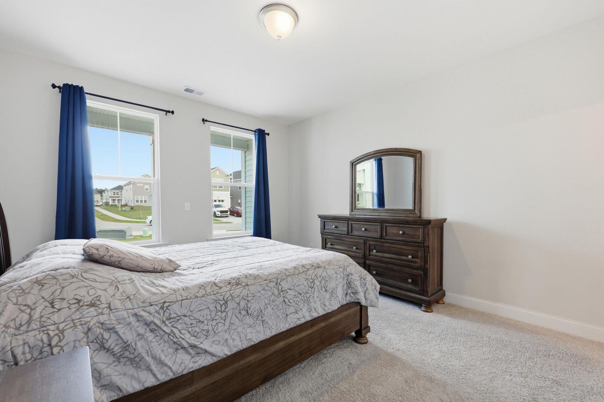 137 Hawthorne Landing Drive Photo 12