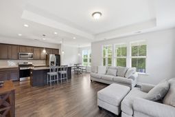 137 Hawthorne Landing Drive photo 4