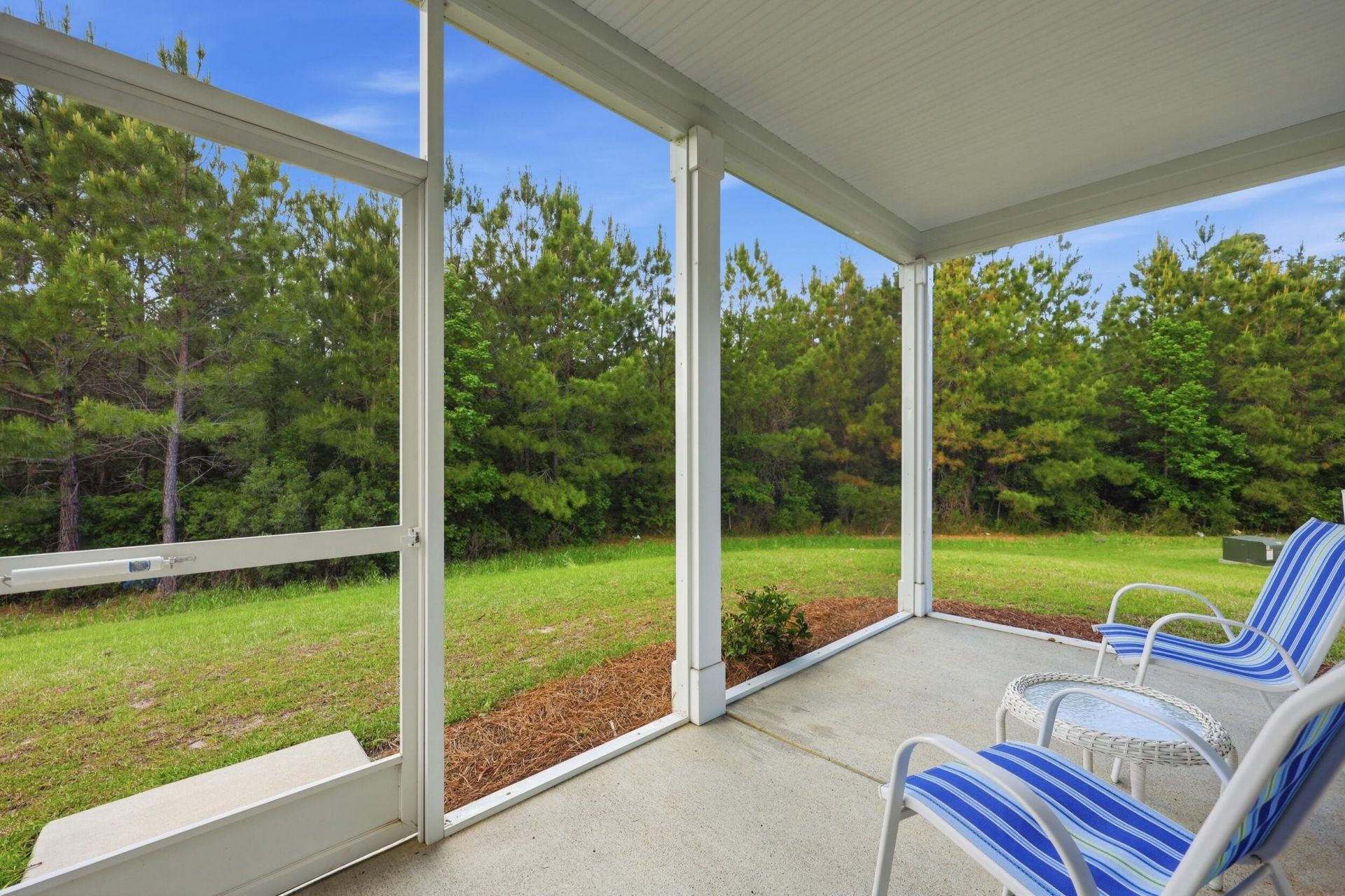 137 Hawthorne Landing Drive Photo 25