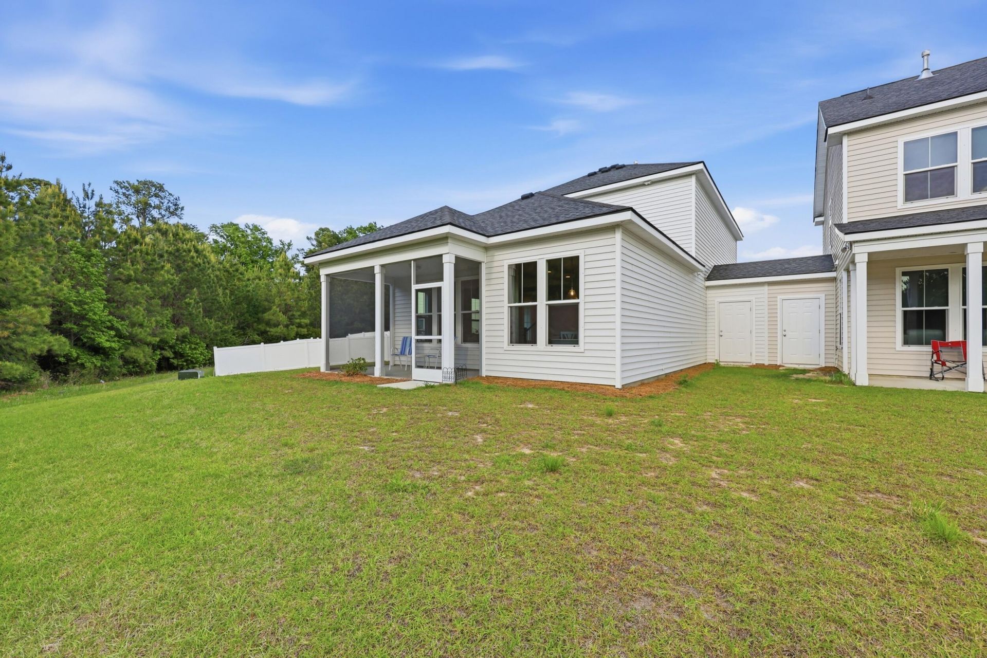 137 Hawthorne Landing Drive Photo 28