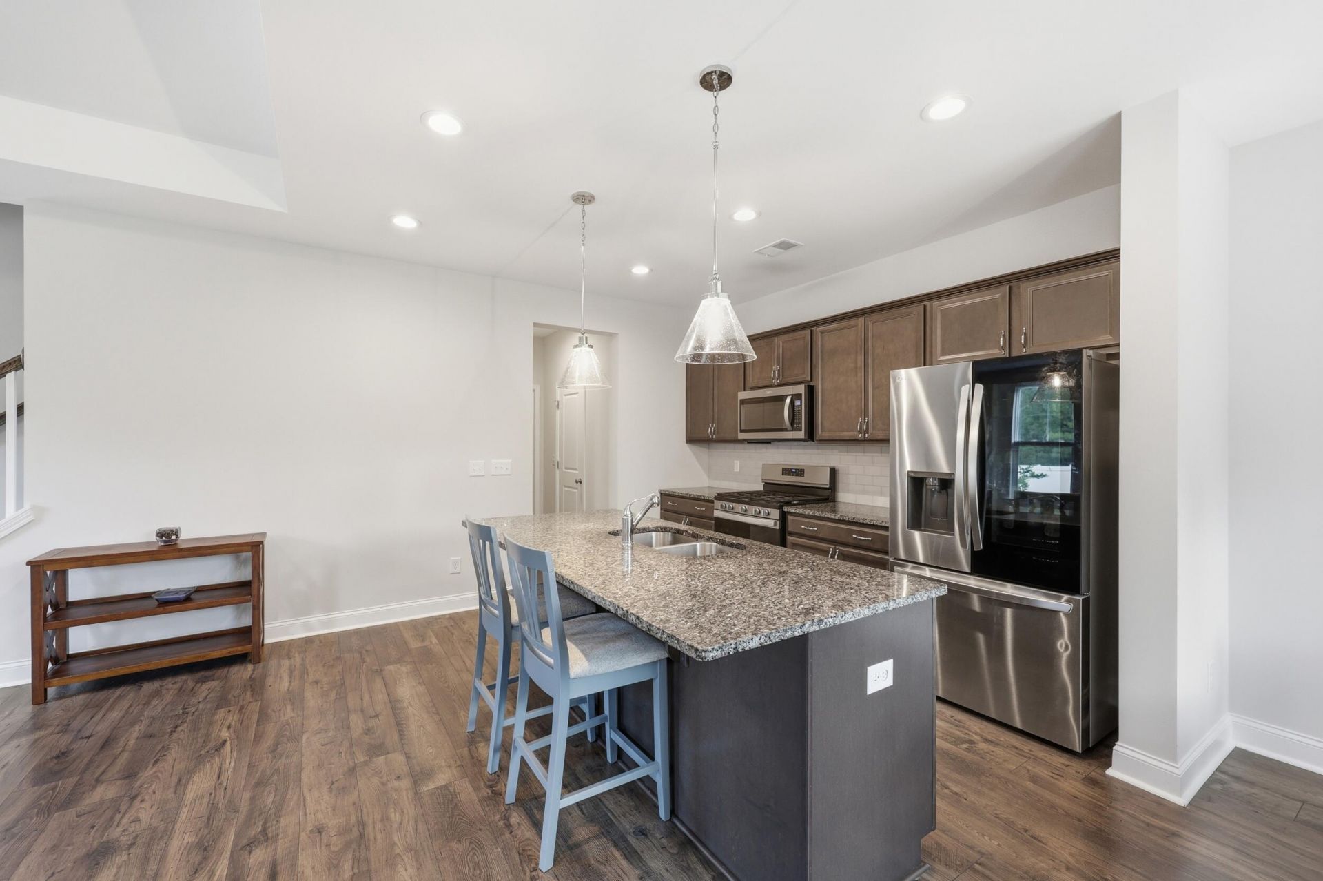 137 Hawthorne Landing Drive Photo 6