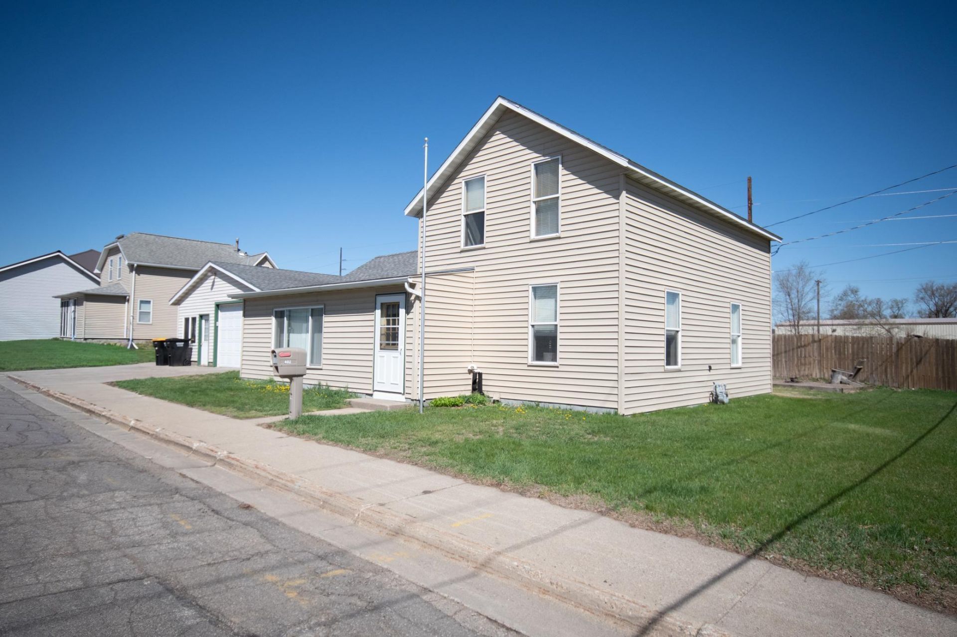 402 2nd Street S, Sauk Centre, MN 56378