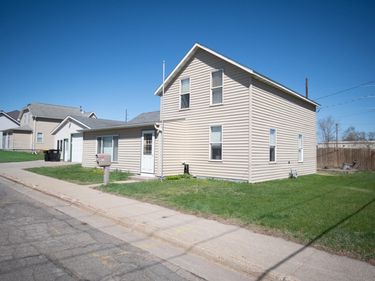 402 2nd Street S, Sauk Centre, MN 56378