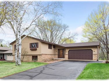 7553 Mariner Drive, Maple Grove, MN 55311