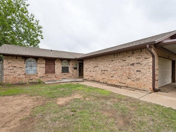 1036 Larkspur Road, Moore, OK 73160