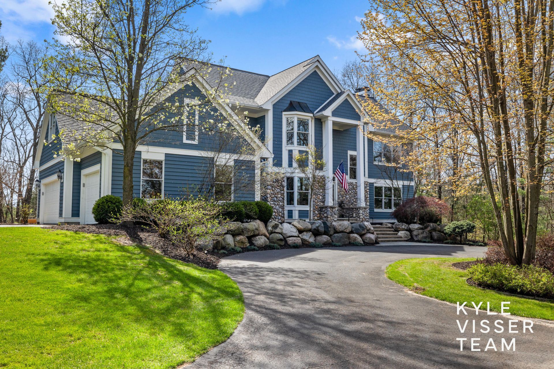 1977 Emerald Glen Court Ne, Ada, MI 49301 Main Photo