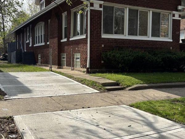 7518 S Ridgeland Avenue , Chicago, IL 60649