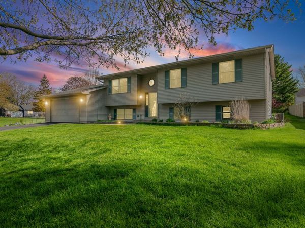 3505 W Beach Drive , McHenry, IL 60050