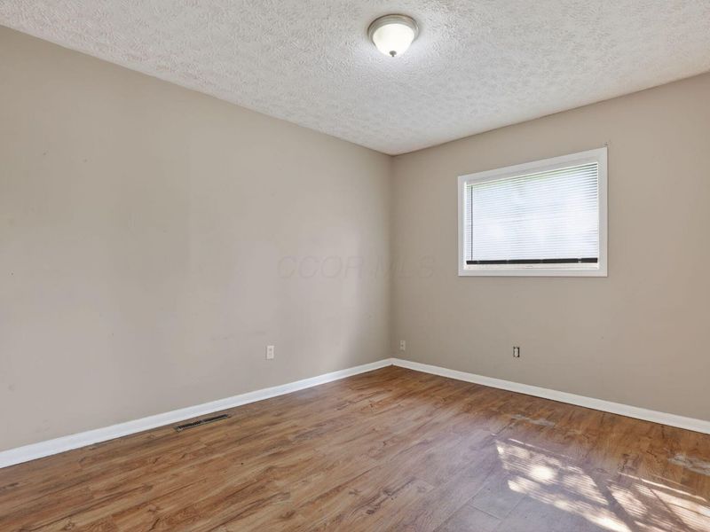 3041 Bluefield Drive , Columbus, OH 43207 Photo 13