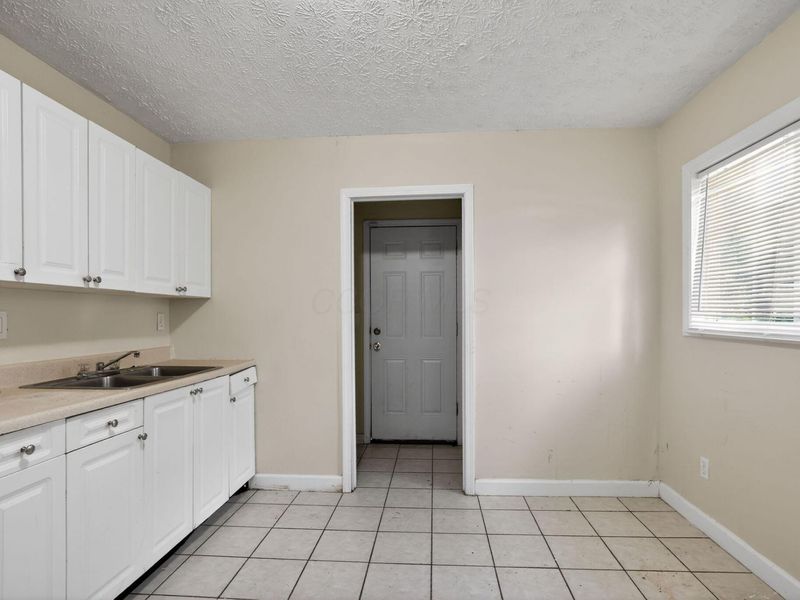 3041 Bluefield Drive , Columbus, OH 43207 Photo 25