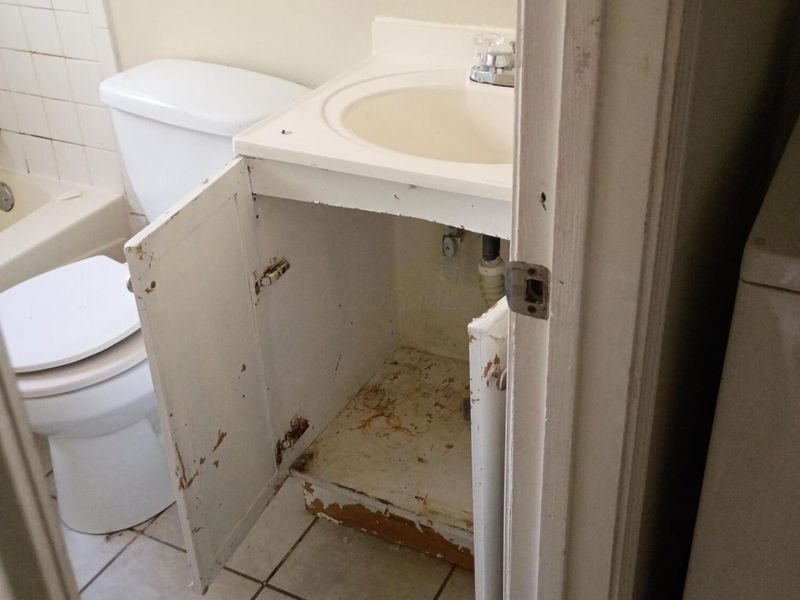 3041 Bluefield Drive , Columbus, OH 43207 Photo 3