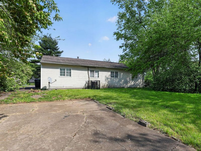 3041 Bluefield Drive , Columbus, OH 43207 Photo 3