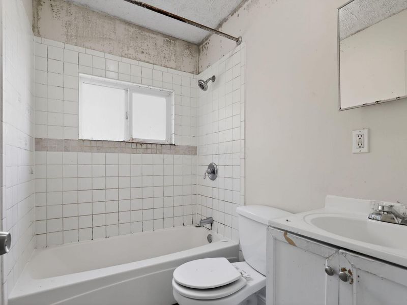 3041 Bluefield Drive , Columbus, OH 43207 Photo 32