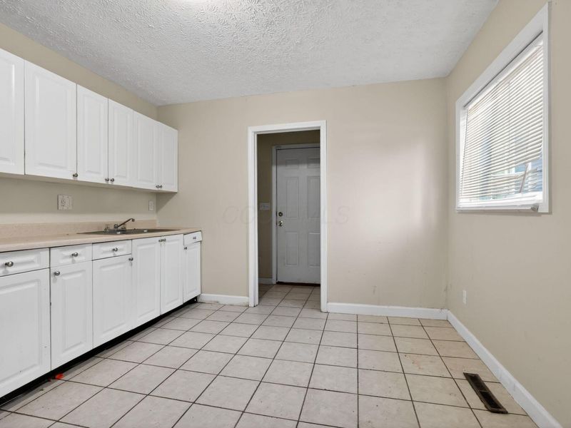 3041 Bluefield Drive , Columbus, OH 43207 Photo 38