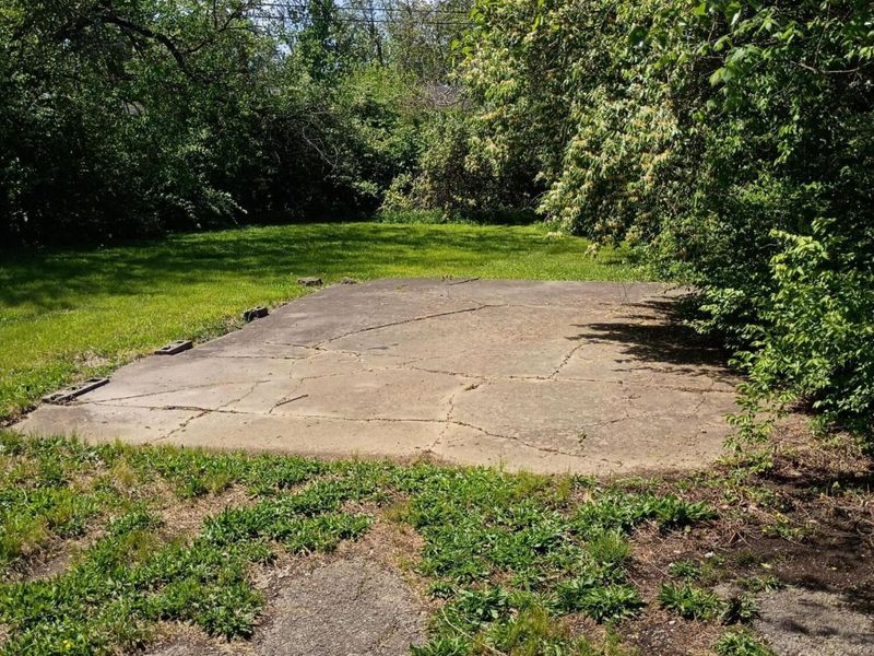 3041 Bluefield Drive , Columbus, OH 43207 Photo 5