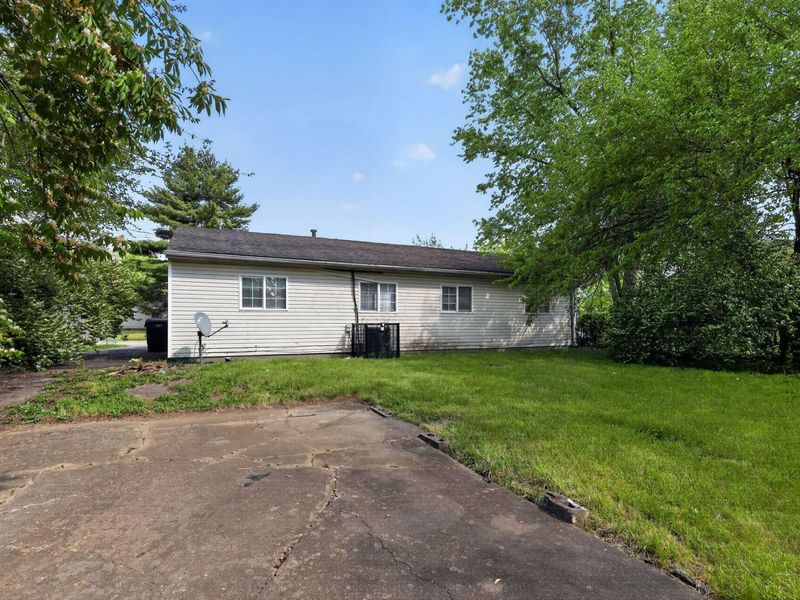 3041 Bluefield Drive , Columbus, OH 43207 Photo 8