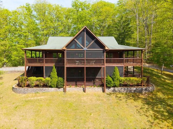 447 Creekmont Drive, Blairsville, GA 30512
