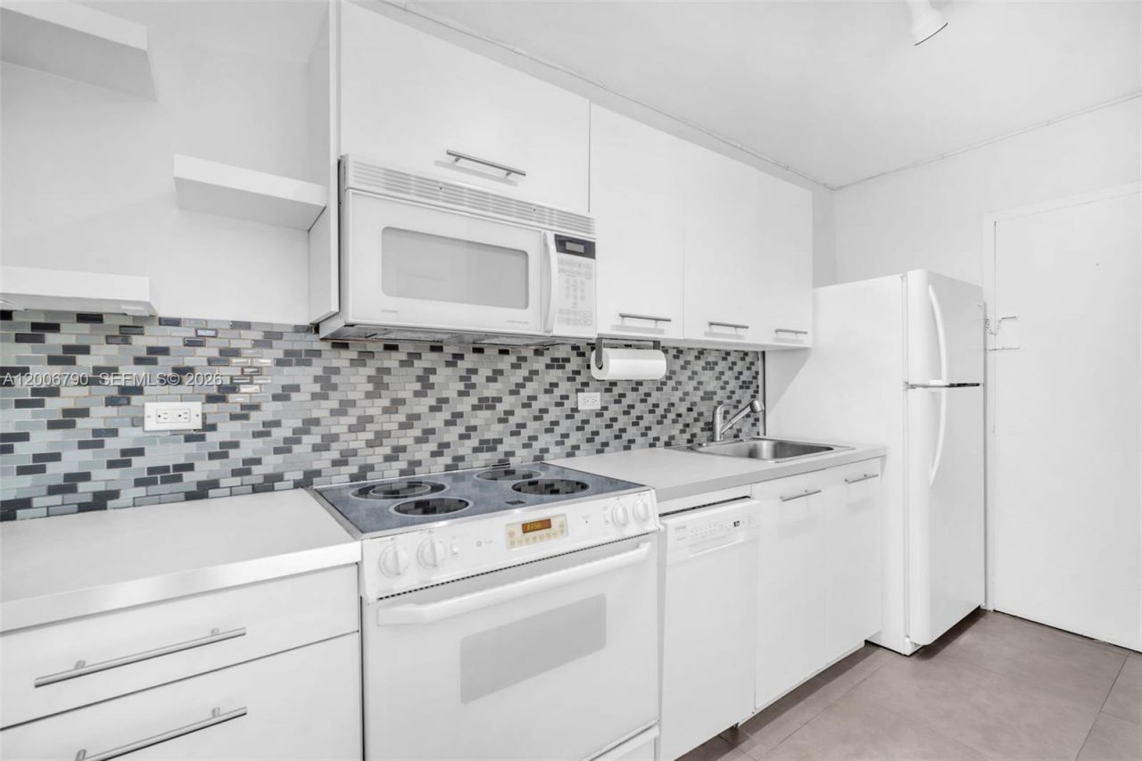 5313 Collins Ave , Unit 204, Miami Beach, FL 33140 Photo