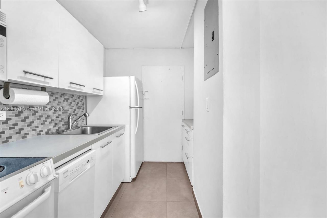 5313 Collins Ave , Unit 204, Miami Beach, FL 33140 Photo