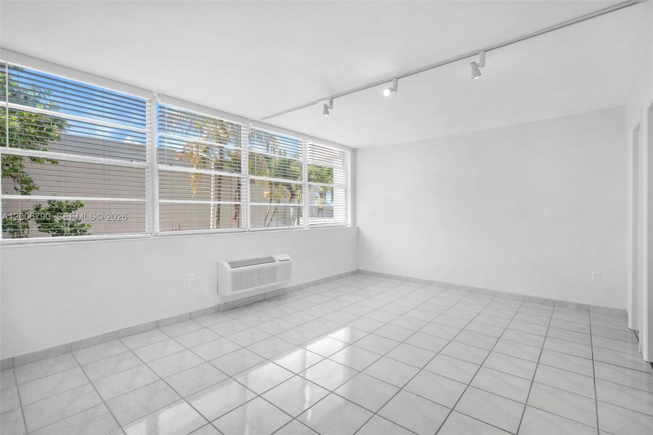 5313 Collins Ave , Unit 204, Miami Beach, FL 33140 Photo